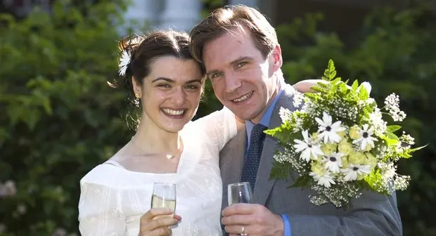 Viața actriței Rachel Weisz: părinții emigranți, eleganța britanică și o dragoste ca în filme cu James Bond