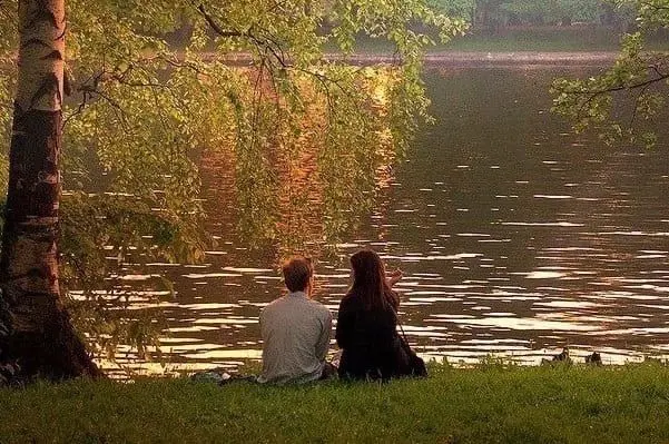 Cum menții romantismul