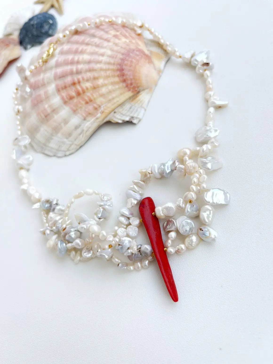 Chromatic Pearls