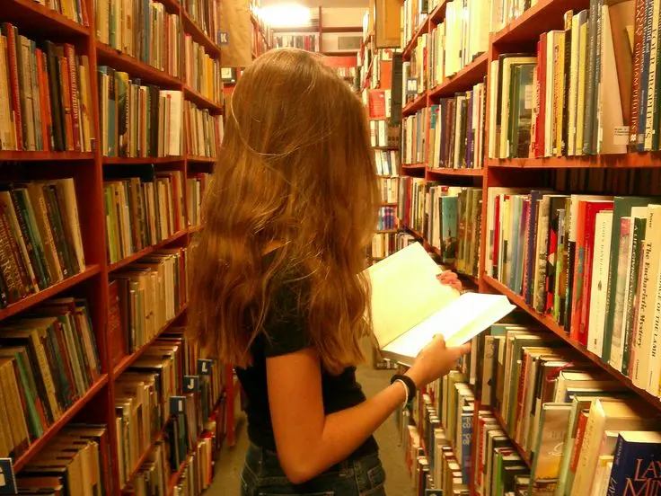 Cărți pentru adolescenți