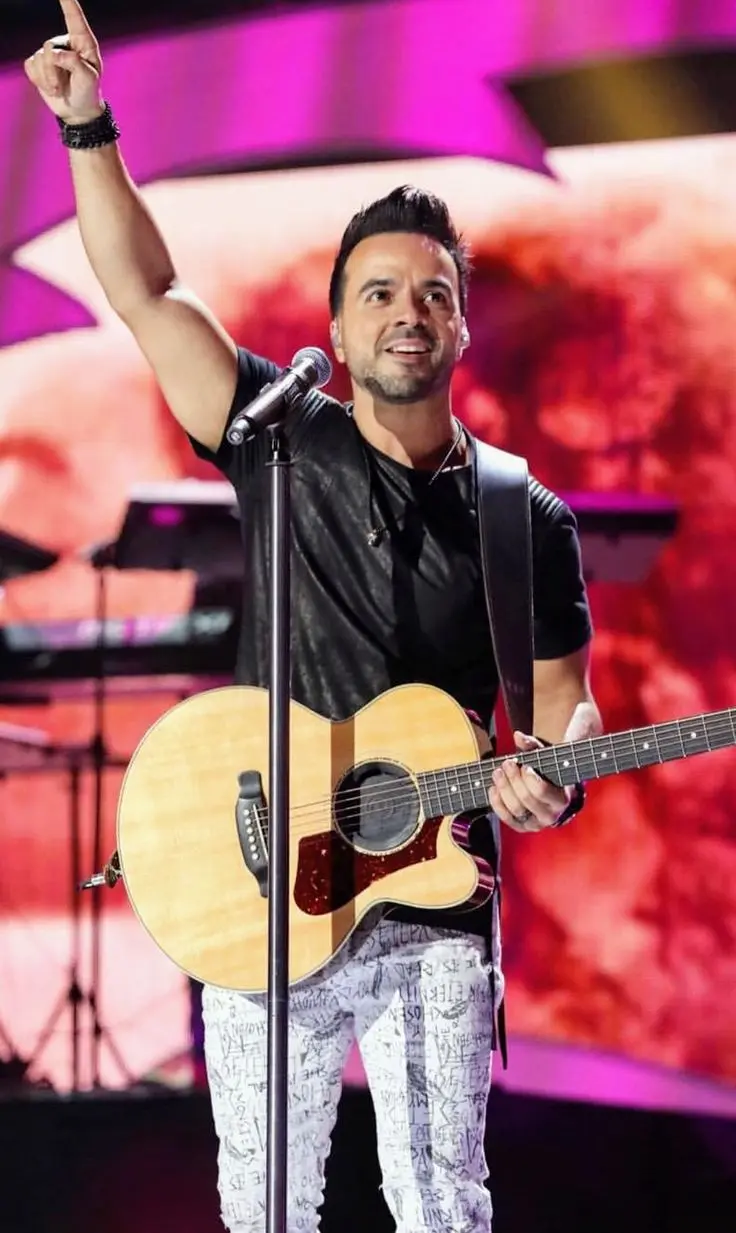 Viața lui Luis Fonsi