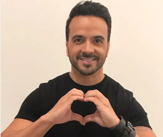 Viața lui Luis Fonsi: din copilul emigrant cu visuri fragile, la star global, controverse, divorțuri și „Despacito” care a schimbat muzica pop