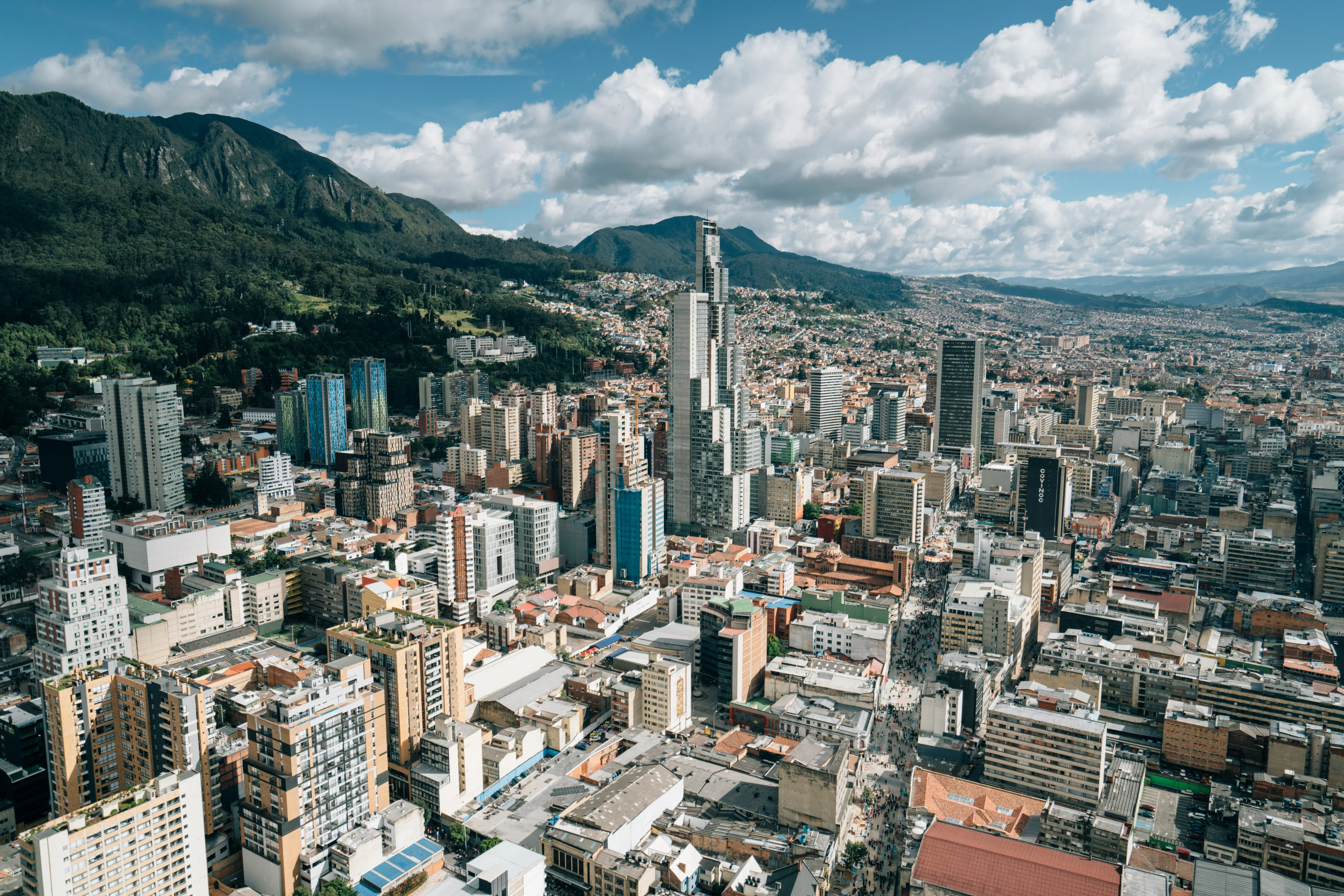 Viața lui Bogotá: orașul care pulsează la 2.600 de metri deasupra lumii