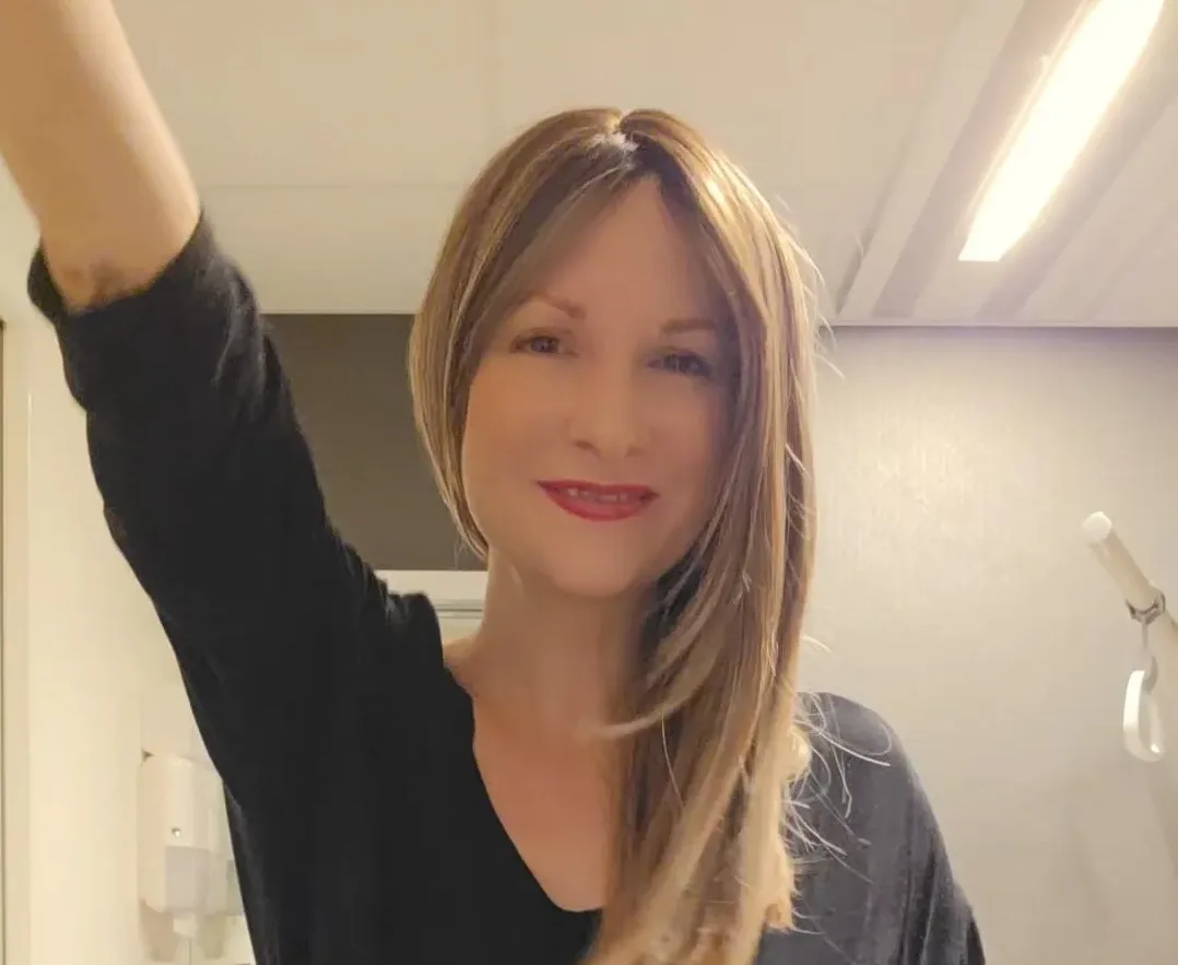 „Cancer adevărat? Cancer, cancer?”. La 37 de ani, cu un bebeluș de două luni în brațe, Andreea Tuliciu a aflat că are cea mai agresivă formă de cancer mamar. Cum a ales să danseze prin chimioterapie