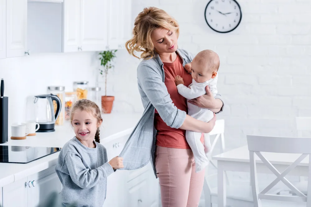 Parenting obosit: cum arată epuizarea emoțională a părinților și ce poți face