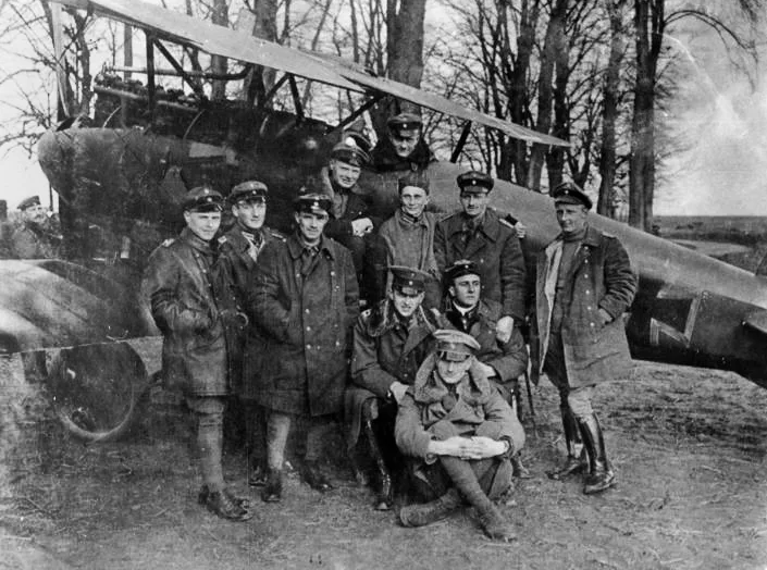 Cine a fost „Baronul Roșu”? Povestea lui Manfred von Richthofen, legenda cerului din Primul Război Mondial