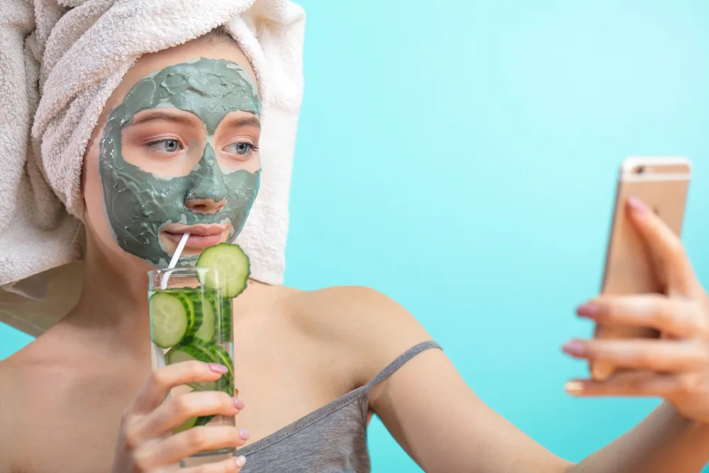 Mituri virale din TikTok despre skincare: am verificat ce e adevărat și ce e doar un trend frumos filmat