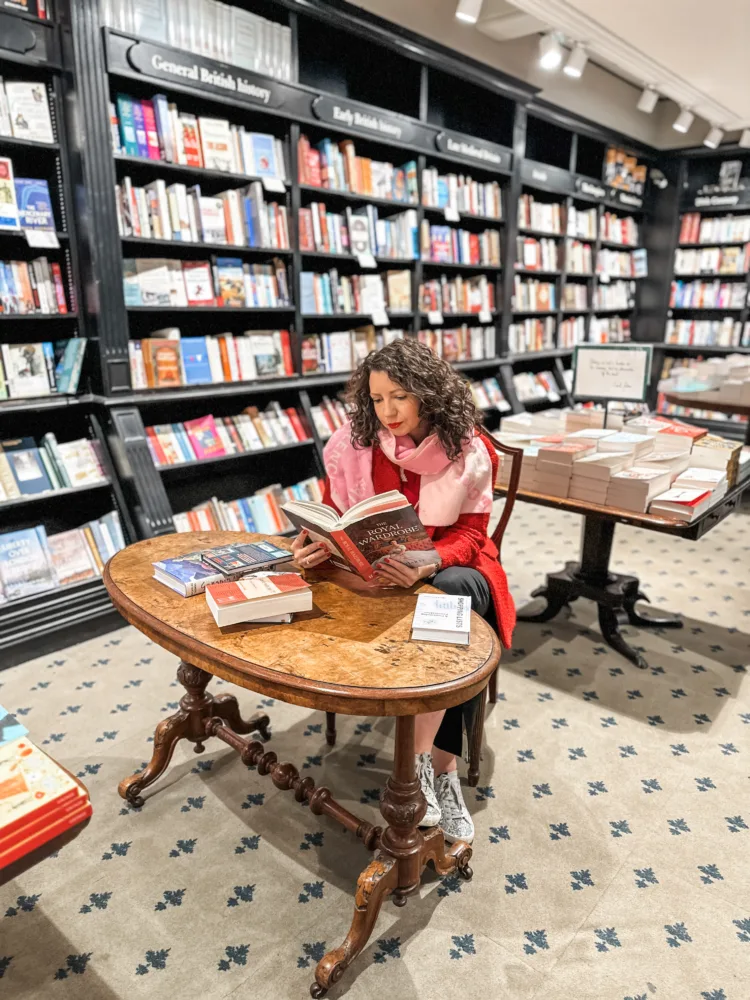 Diana Cosmin: „Am o plăcere să scotocesc după cărți vechi, pe care nu le mai găsim în librăriile din prezent”