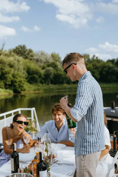 Cum să fii o gazdă cât mai relaxată la petreceri