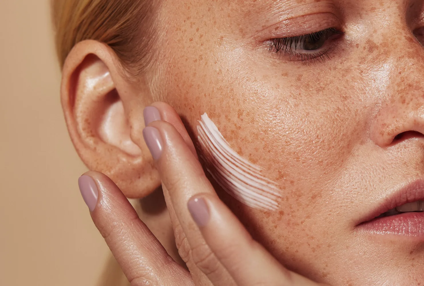 Poți folosi retinol vara? Am întrebat experții