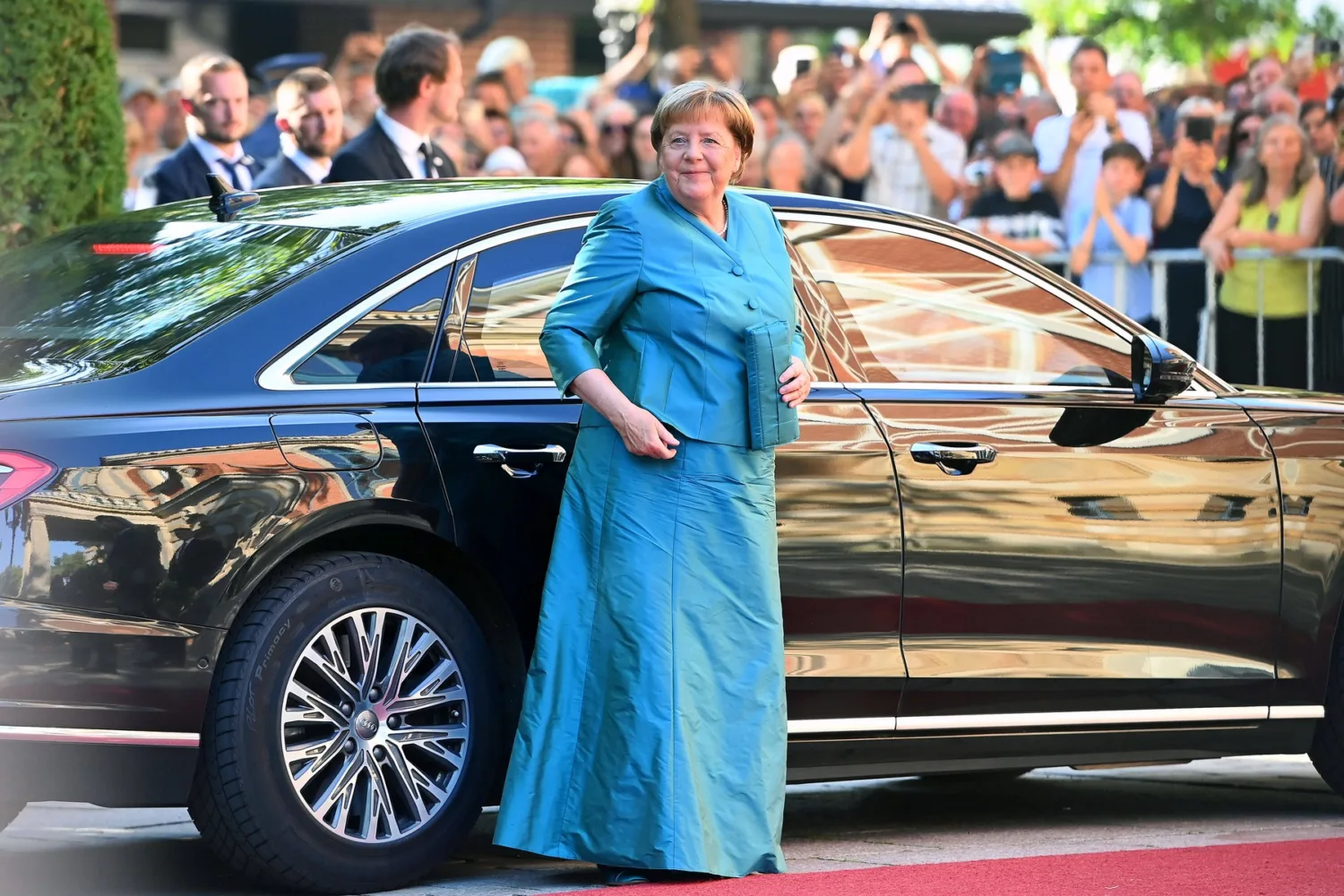 Ce seriale să revezi înainte de lansarea cărții Angelei Merkel la București