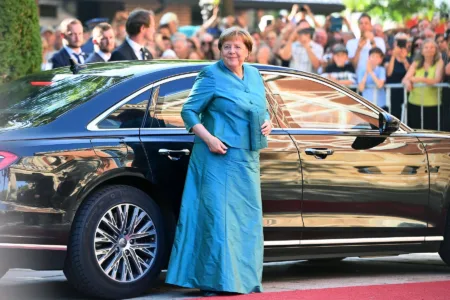 Ce seriale să revezi înainte de lansarea cărții Angelei Merkel la București