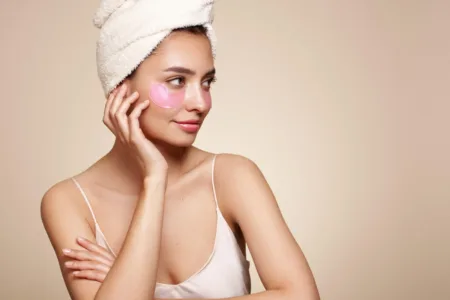 Under-eye patches: un trend sau doar o simplă metodă de skincare?