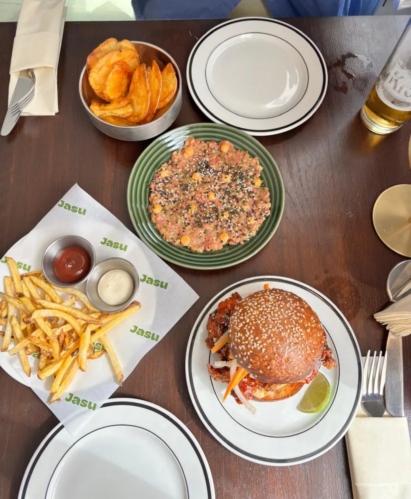 Micul bistro cu burger campion din strada Speranței