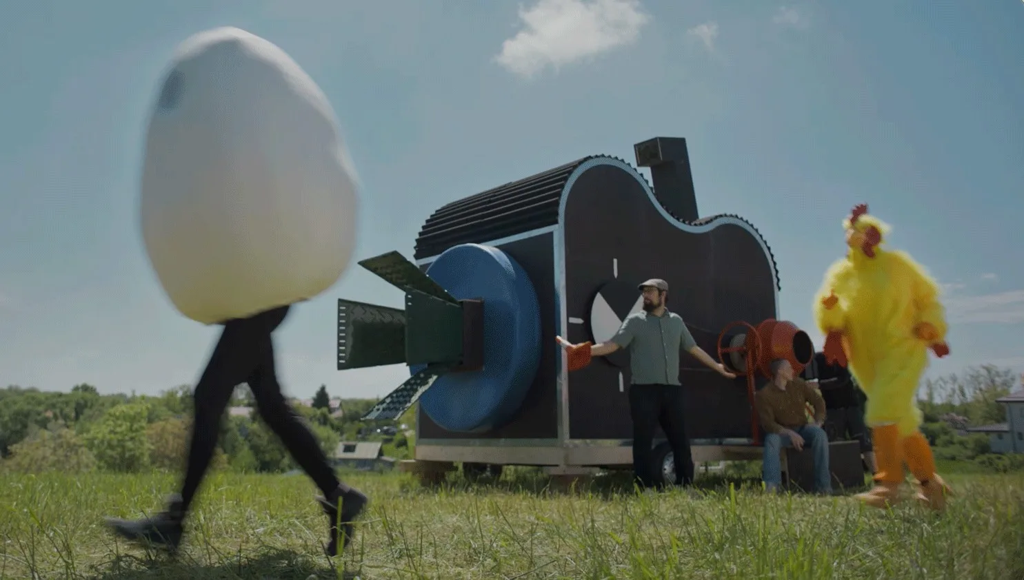 O betonieră, cinci prieteni și o cameră video: Alina Șerban, director marketing Hornbach, despre campania „Camera de filmat”