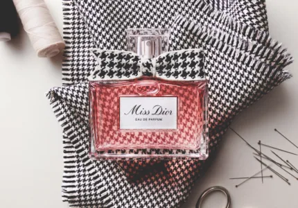 Cea mai nouă versiune a parfumului Miss Dior e super șic 